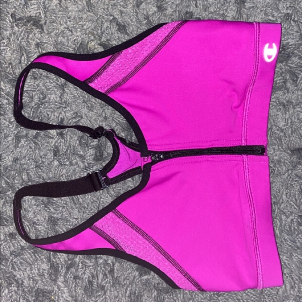 Brand new sports bra